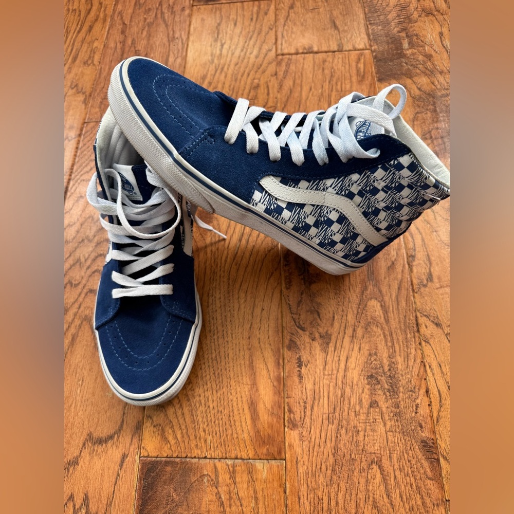The Vans Sk8-Hi Checkerboard Over The Wall Blue/ White Juniors Size 6 shoes